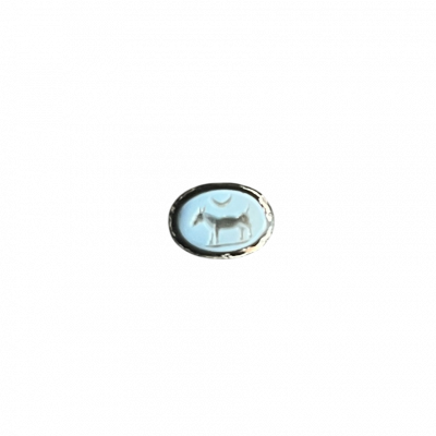 Animal sous un croissant de lune